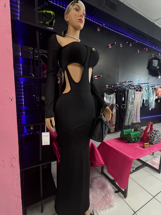 MIDNIGHT AFFAIR MAXI DRESS
